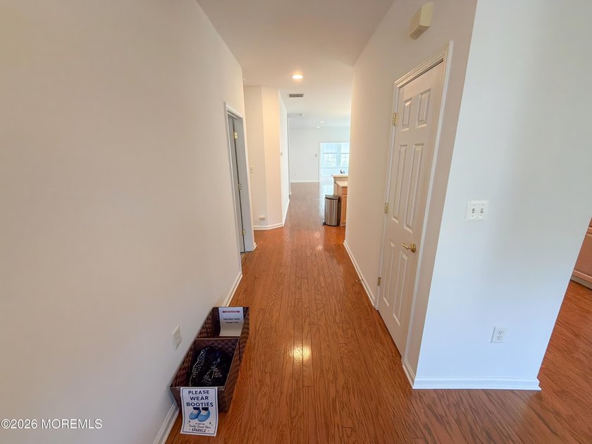Welcome to this beautifully maintained EXPANDED Wentworth model! - photo 7