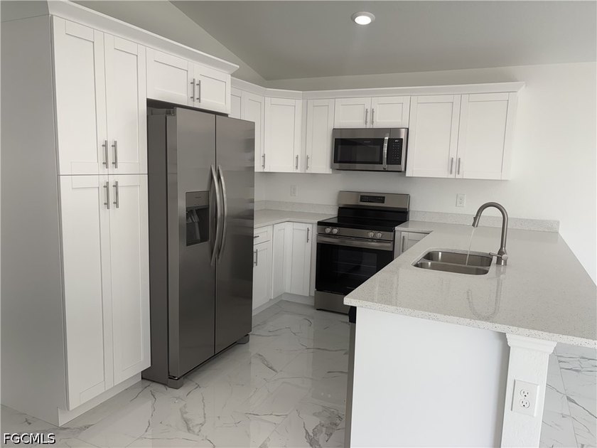 Brand-new 3-bedroom, 2-bath home scheduled for completion by the - photo 2