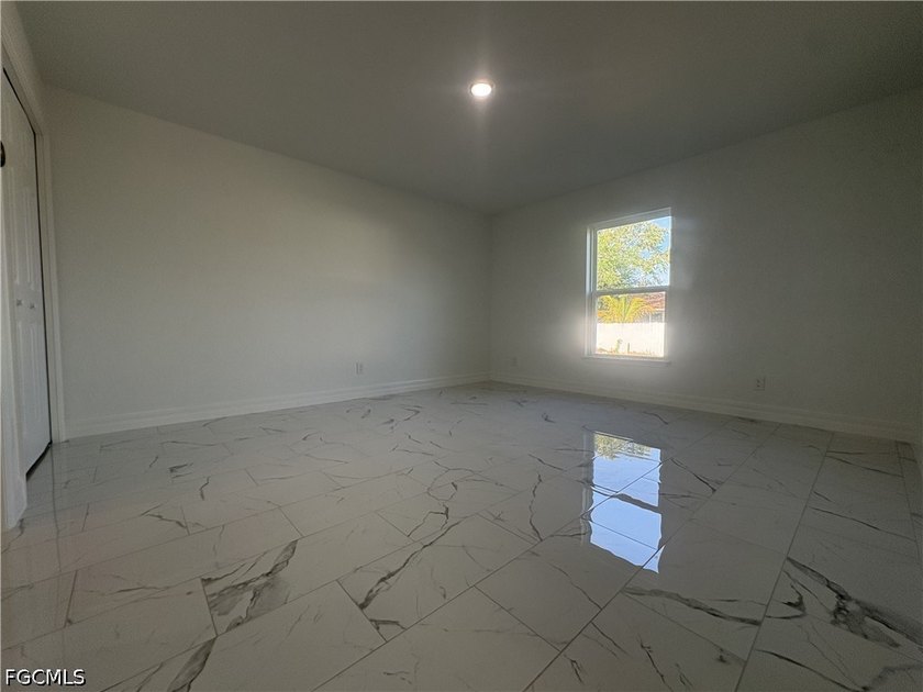 Brand-new 3-bedroom, 2-bath home scheduled for completion by the - photo 7