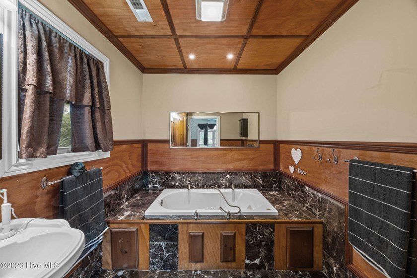 Are you looking for an investment property in the heart of New - photo 12