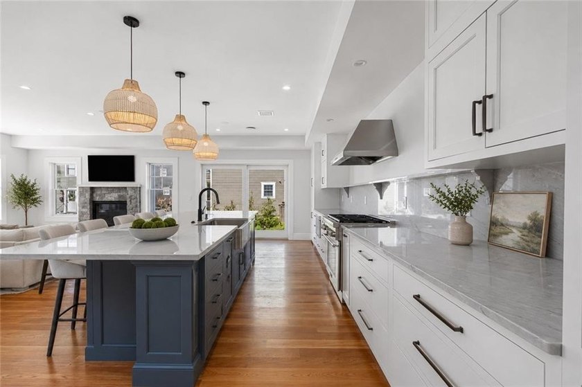This meticulously built 3452 sf new home in Newport's Yachting - photo 13