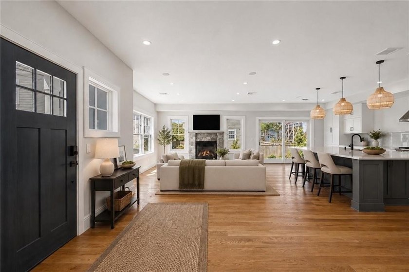 This meticulously built 3452 sf new home in Newport's Yachting - photo 20