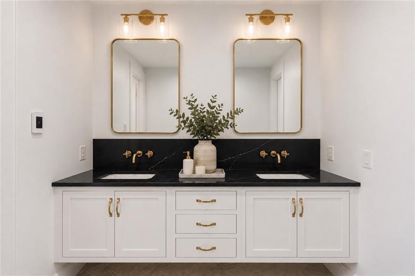 This meticulously built 3452 sf new home in Newport's Yachting - photo 30