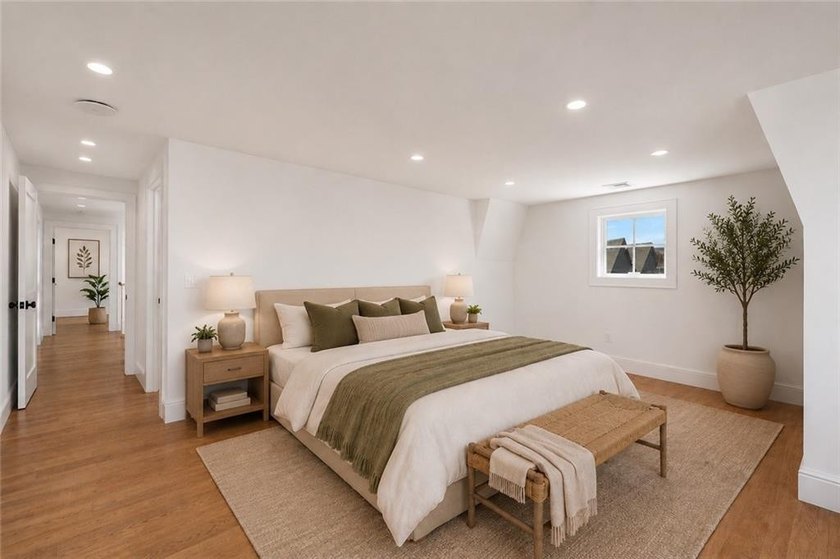 This meticulously built 3452 sf new home in Newport's Yachting - photo 39