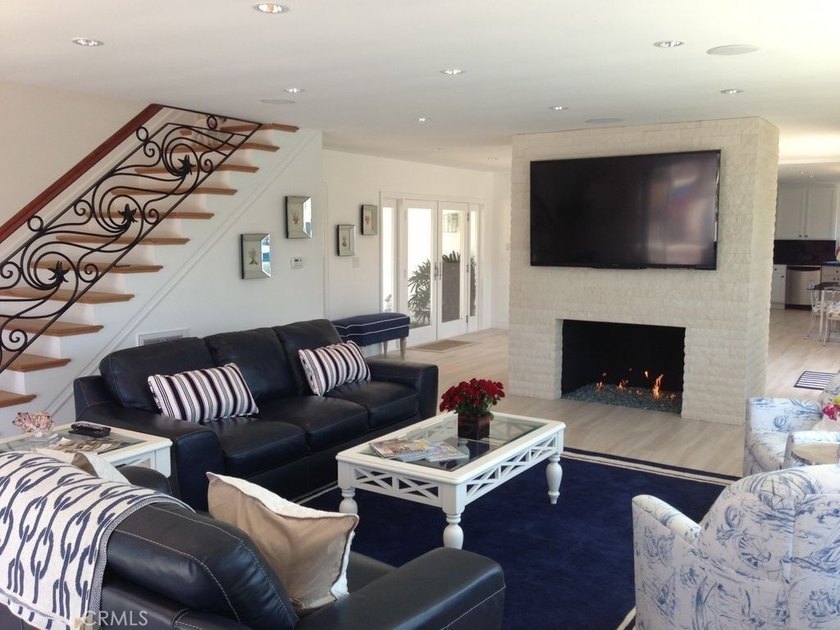 Completely renovated and furnished on the Bay with a huge 75' - photo 6