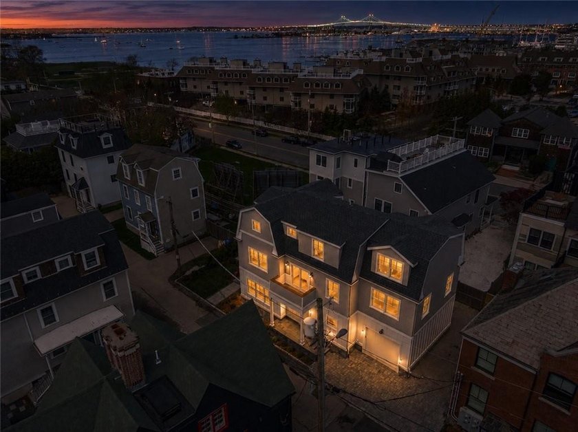 This meticulously built 3452 sf new home in Newport's Yachting - photo 48