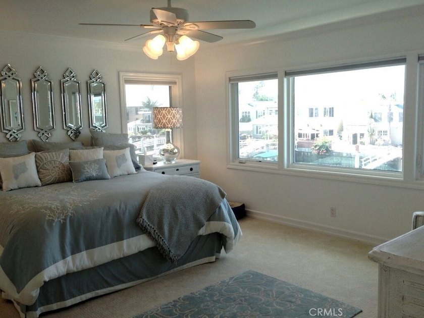 Completely renovated and furnished on the Bay with a huge 75' - photo 9