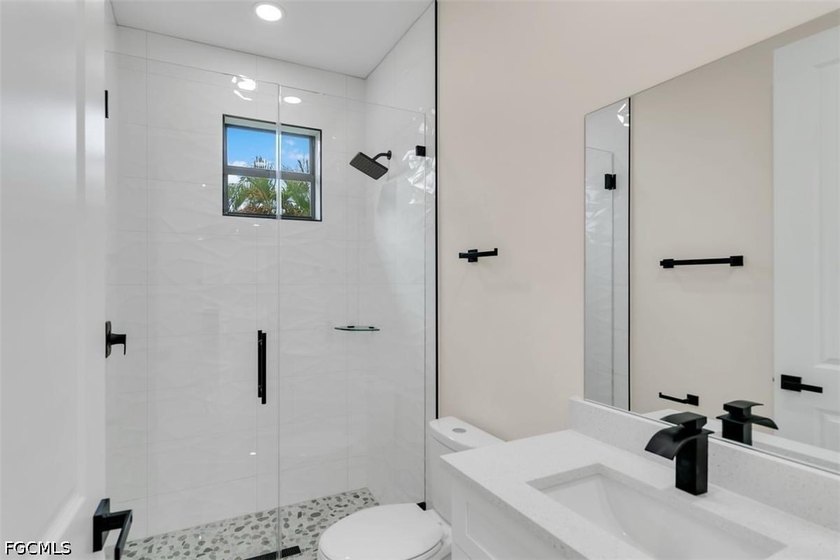 Beautiful 2024 single-family home located in a highly desirable - photo 3
