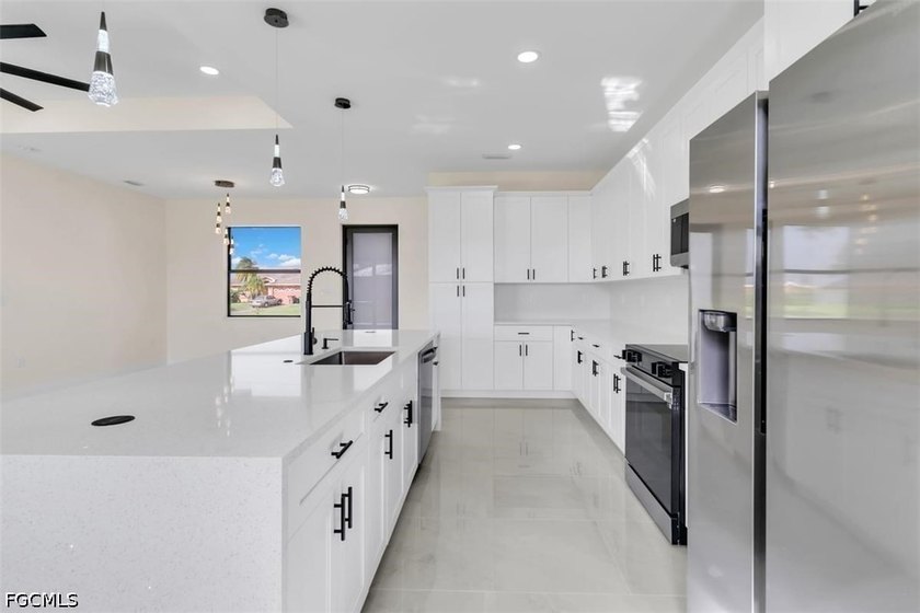 Beautiful 2024 single-family home located in a highly desirable - photo 5