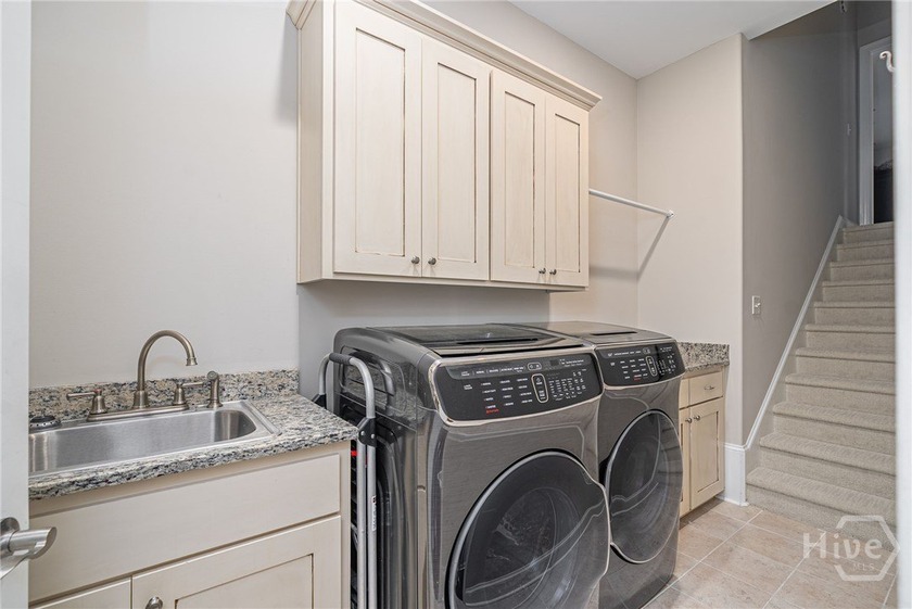 Stunning 4-5 Bedroom, 4.5 bath home. Brick entry way leads into - photo 19