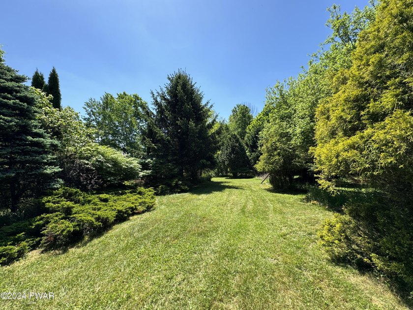 A PRIVATE 115.72 ACRE LAND RESERVE WITH 30 ACRES OVERLOOKING A - photo 31