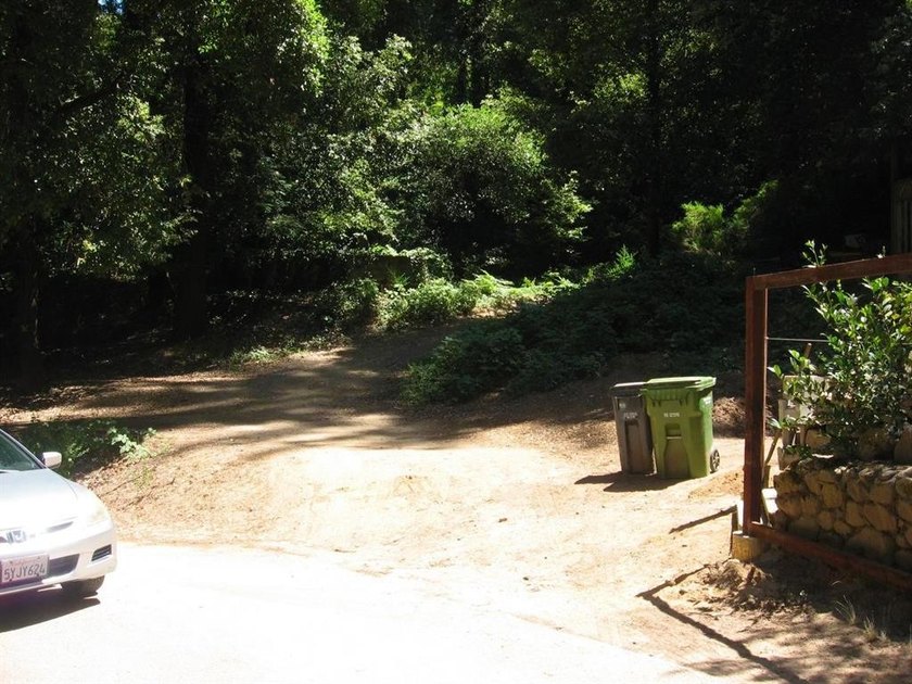 You can drive onto this one and the County will probably allow a - photo 3