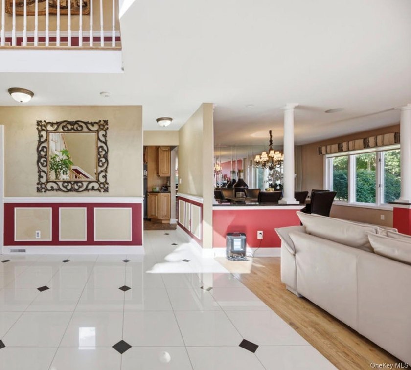 Welcome to 17 Nottingham Way. This expansive unique 5,300 - photo 4