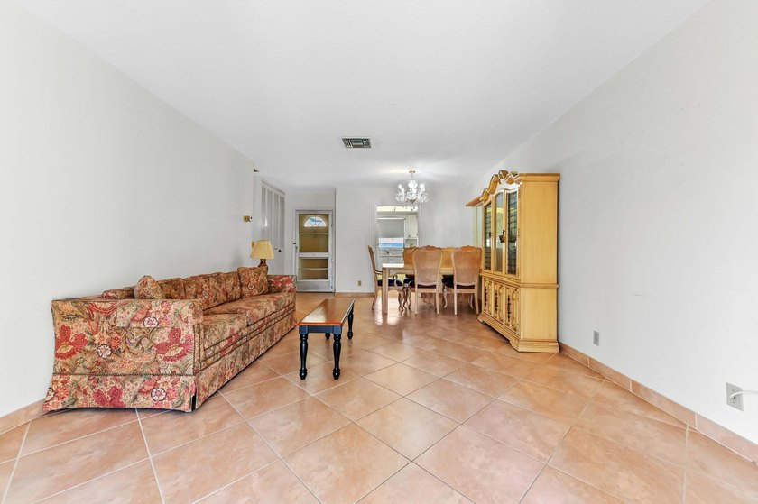 Welcome to Cresthaven Villas, a well-maintained 55+ community - photo 11