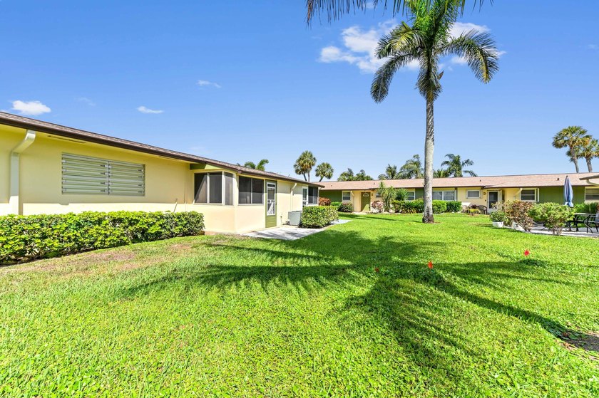 Welcome to Cresthaven Villas, a well-maintained 55+ community - photo 22