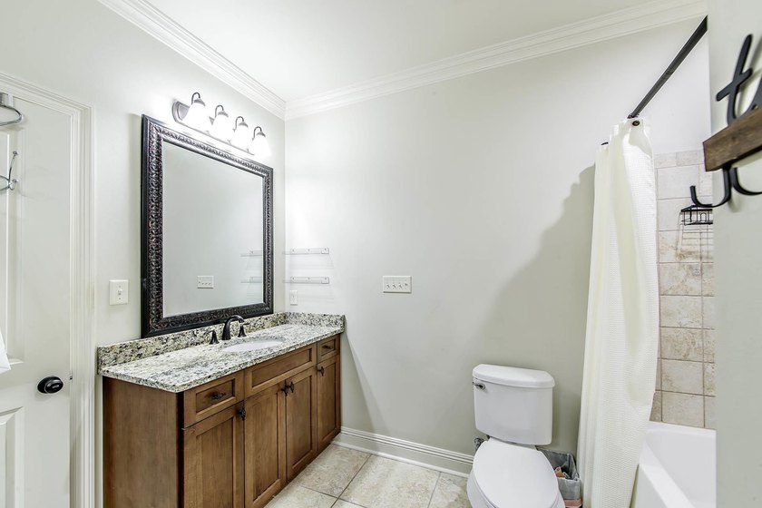 Beautiful home in a great location! Has Flood Policy, but not - photo 10