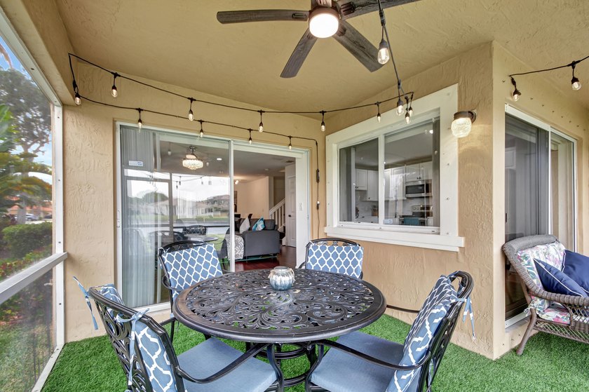 RENOVATED CORNER UNIT: 4BR/2.5BA w/ WATERFRONT FOUNTAIN views in - photo 18