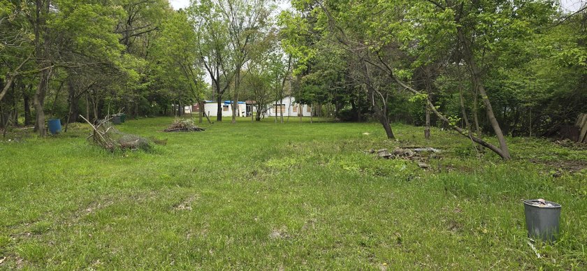 Located in Three Rivers, this 3-bedroom, 1-bath home sits on a - photo 4