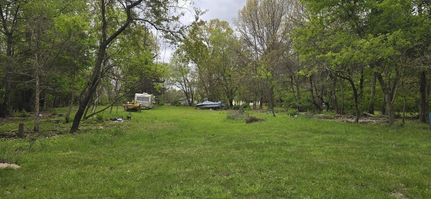 Located in Three Rivers, this 3-bedroom, 1-bath home sits on a - photo 5