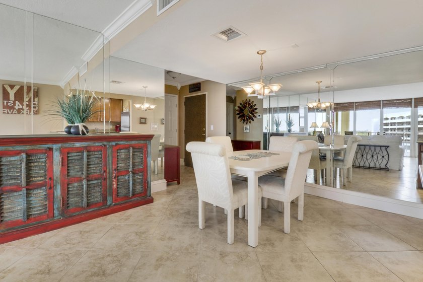 Welcome to one of North Palm Beach's premiere condo buildings - photo 8