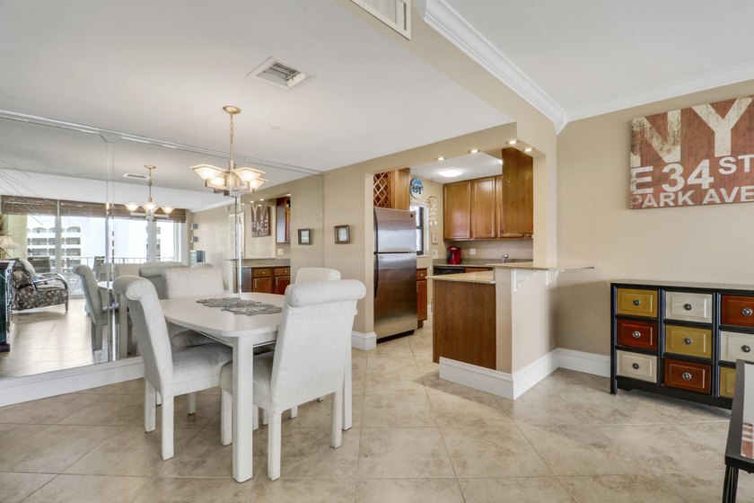 Welcome to one of North Palm Beach's premiere condo buildings - photo 9