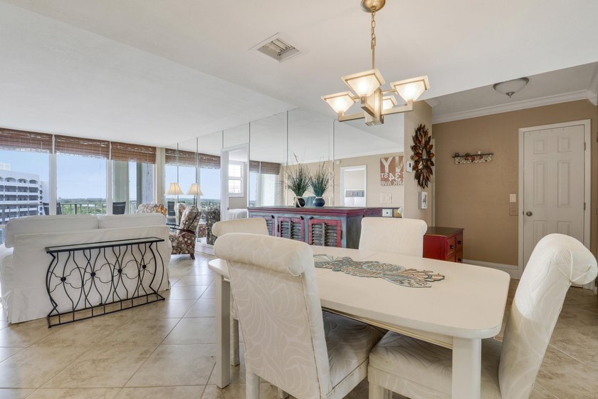 Welcome to one of North Palm Beach's premiere condo buildings - photo 10