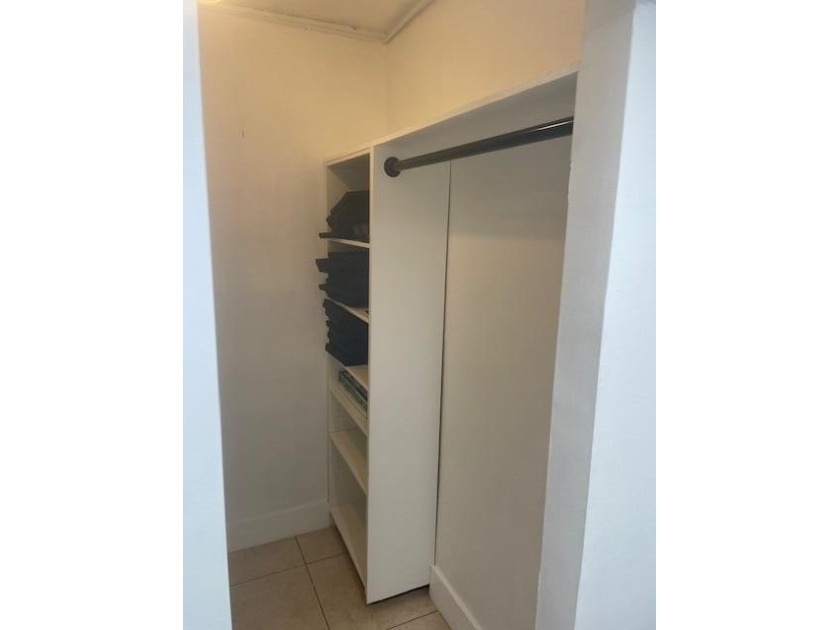 LUXURY STUDIO IN PREMIER INTRACOASTAL HIGH-RISE-FULLY FURNISHED - photo 10