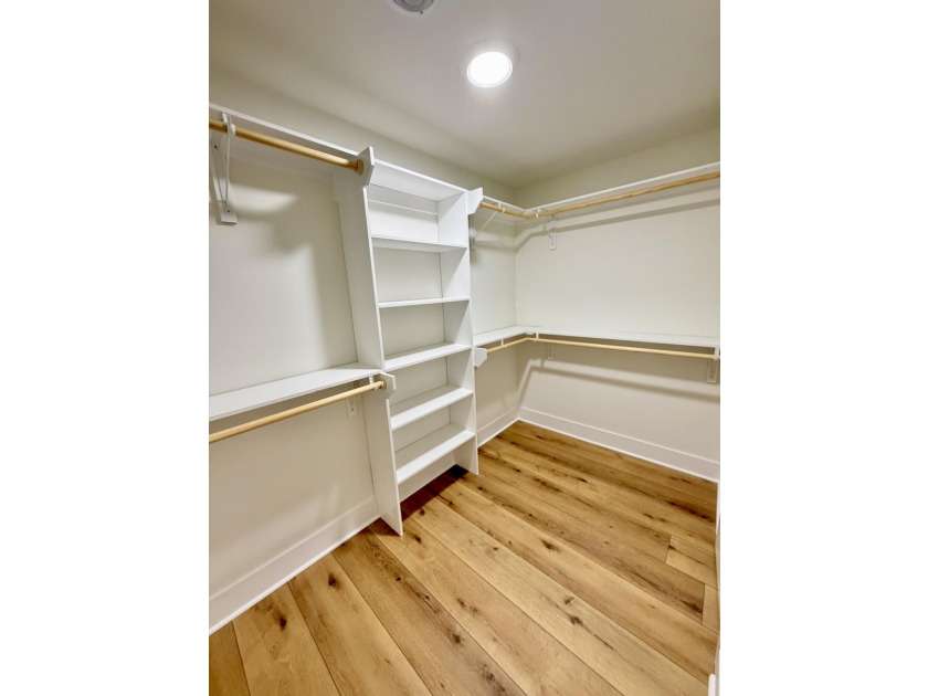 Welcome to this beautiful, completely renovated from top to - photo 15