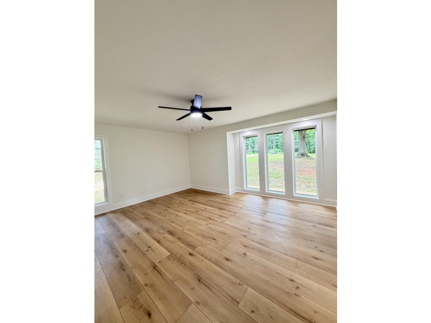 Welcome to this beautiful, completely renovated from top to - photo 20