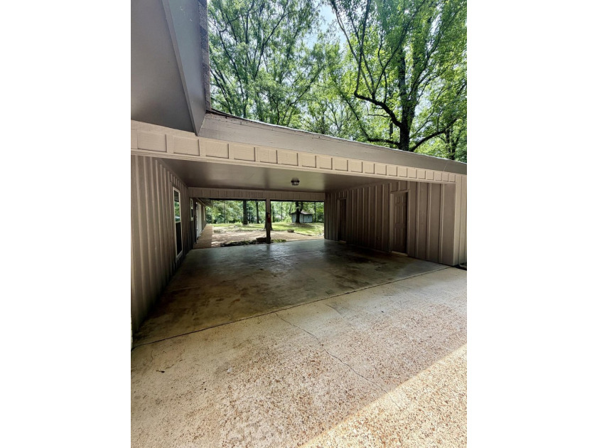 Welcome to this beautiful, completely renovated from top to - photo 24