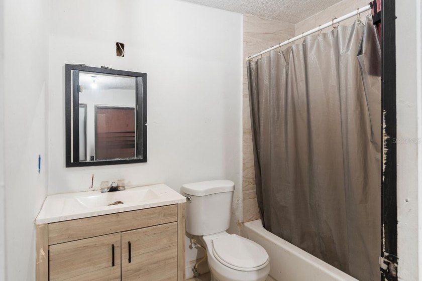 Excellent opportunity in the heart of Miami! Situated on one of - photo 22