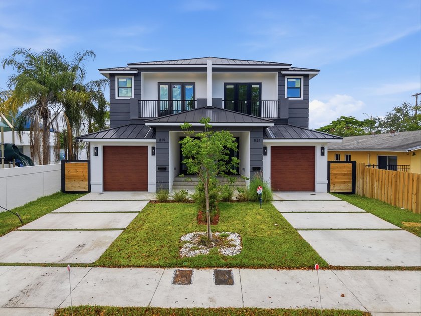 Introducing a newly built 3-bedroom, 3.5-bath luxury townhome in - photo 2