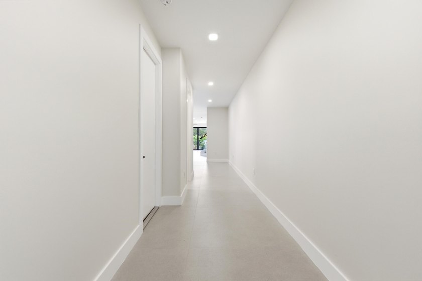 Introducing a newly built 3-bedroom, 3.5-bath luxury townhome in - photo 5