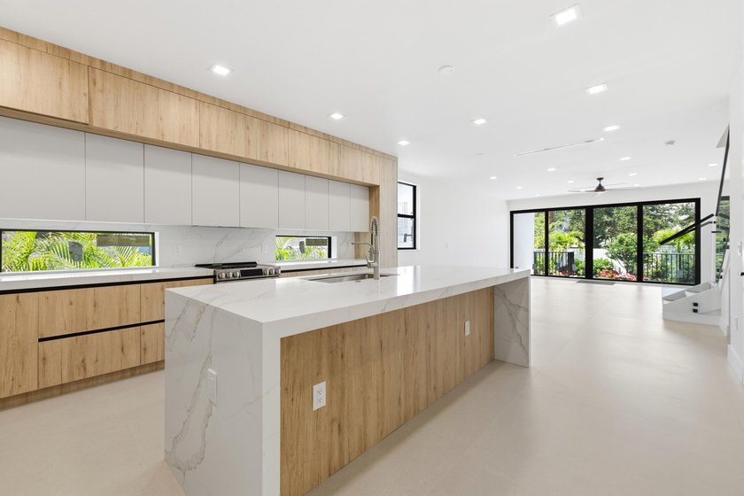 Introducing a newly built 3-bedroom, 3.5-bath luxury townhome in - photo 7