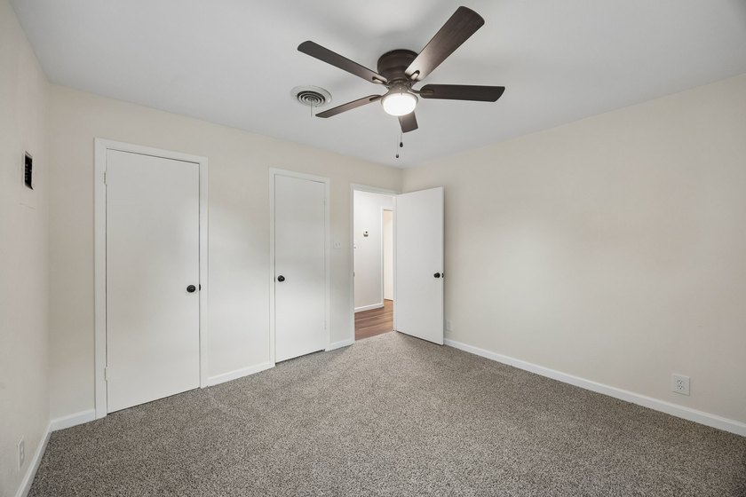Investor opportunity! Don't miss your chance to own two homes - photo 9