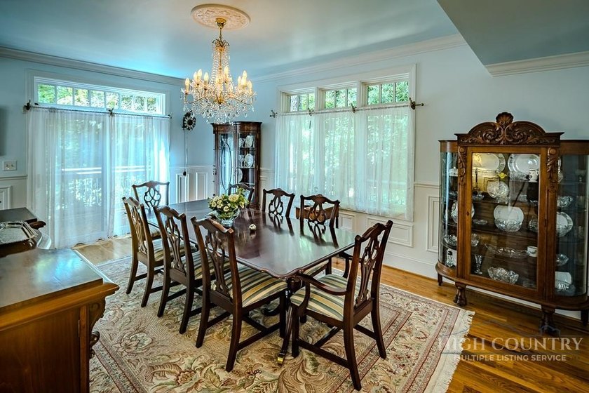Affectionately known as *Mont Maison* this stunning contemporary - photo 14