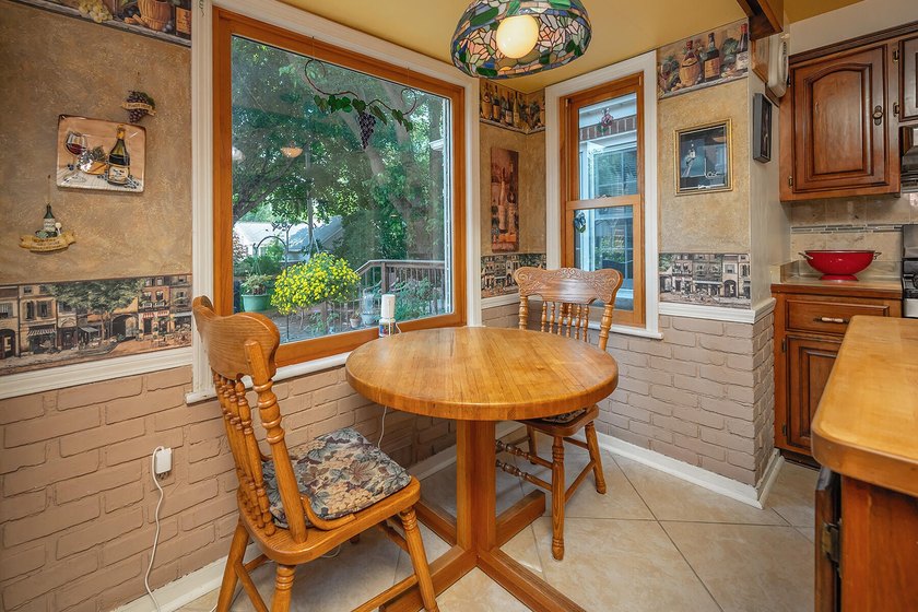 Your'e gonna love this handsome brick colonial nestled on a - photo 18