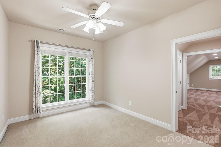Welcome to this beautifully designed 3-bedroom, 3.5-bath home - photo 30