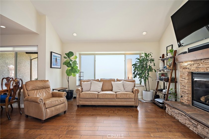 833 Escuela Ct - photo 4