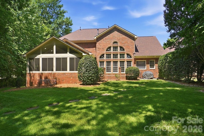 Welcome to this beautifully designed 3-bedroom, 3.5-bath home - photo 38
