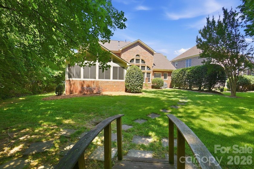 Welcome to this beautifully designed 3-bedroom, 3.5-bath home - photo 39