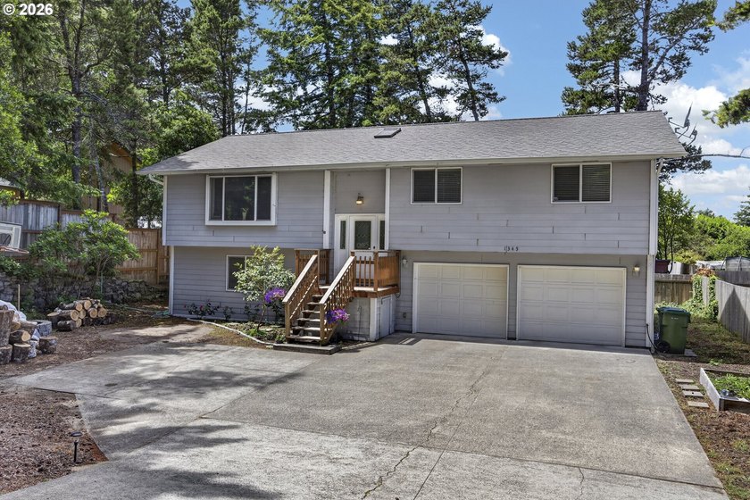 Welcome to this beautifully updated 4-bedroom, 2.5-bath home - photo 2