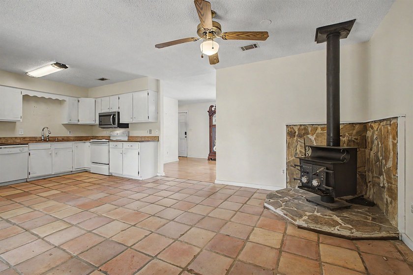 Opportunity awaits in Killearn Acres! This 3-bedroom, 2-bath - photo 13