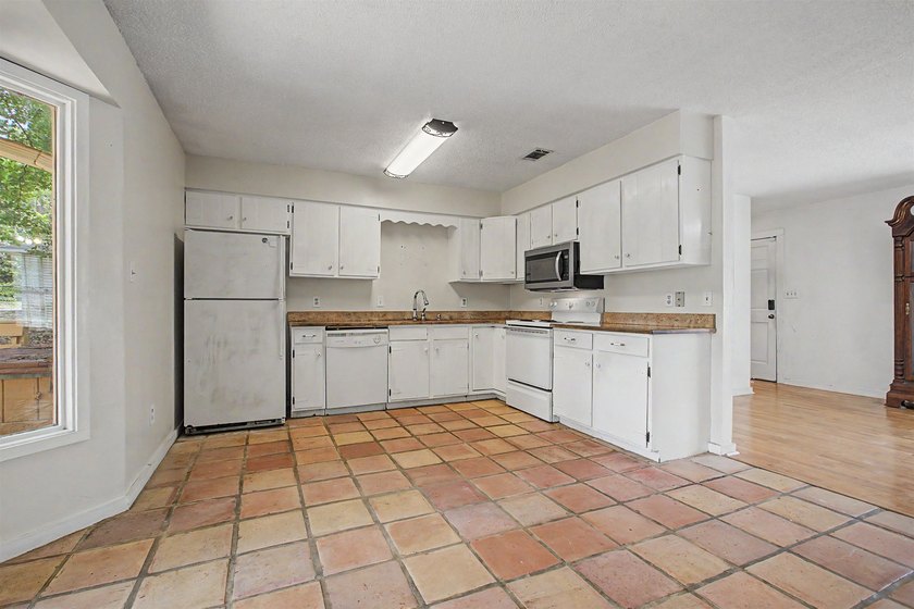 Opportunity awaits in Killearn Acres! This 3-bedroom, 2-bath - photo 14