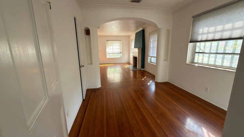 Welcome to this charming single-story residence in Brickell - photo 16
