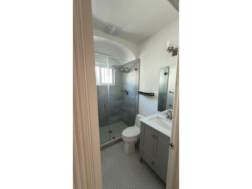Welcome to this charming single-story residence in Brickell - photo 19