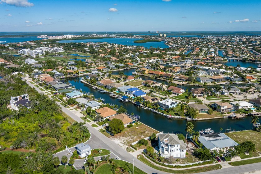 Prime waterfront lot available for building your dream home - photo 11