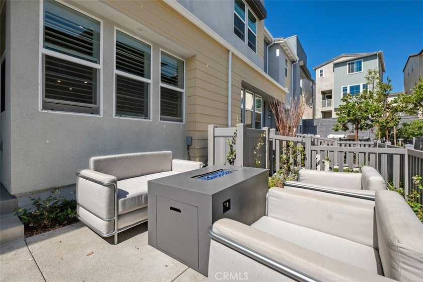 Welcome to 725 Hazel Dr. where modern design, thoughtful - photo 3