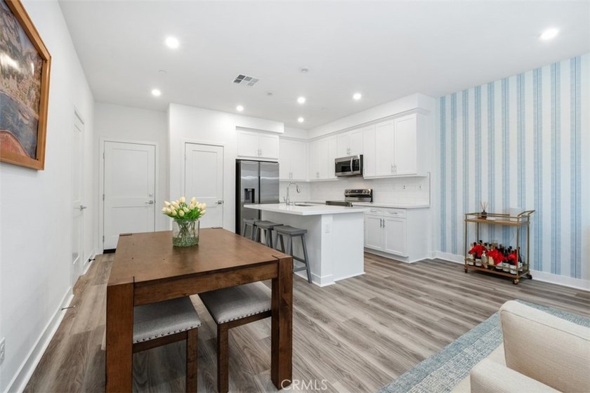 Welcome to 725 Hazel Dr. where modern design, thoughtful - photo 4