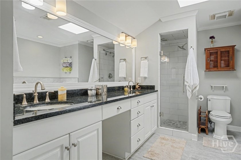 Nicely designed 3-bedroom, 3.5-bath patio home with an ideal - photo 18